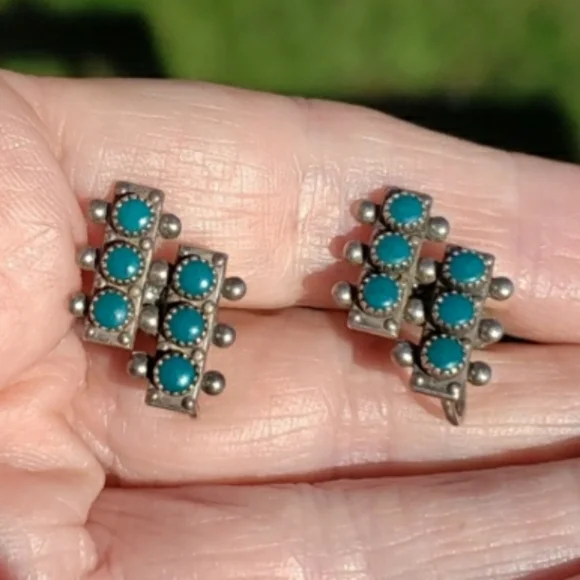 Vintage Native American Sterling Silver Turquoise Earrings Screwbacks - Picture 5 of 5